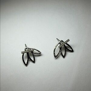 Elegant Silver Leaf Earrings